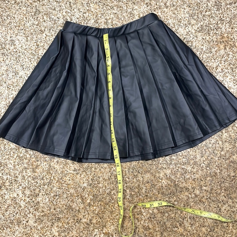 Pleated leather imitation skirt
